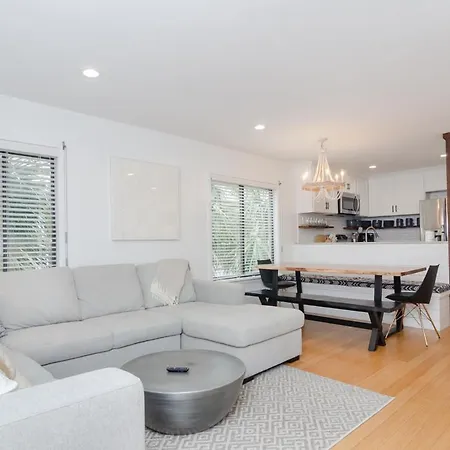 Breathe In By Bryant Real Estate Vila